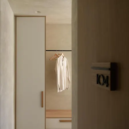 Apollo Aparthotel 3*